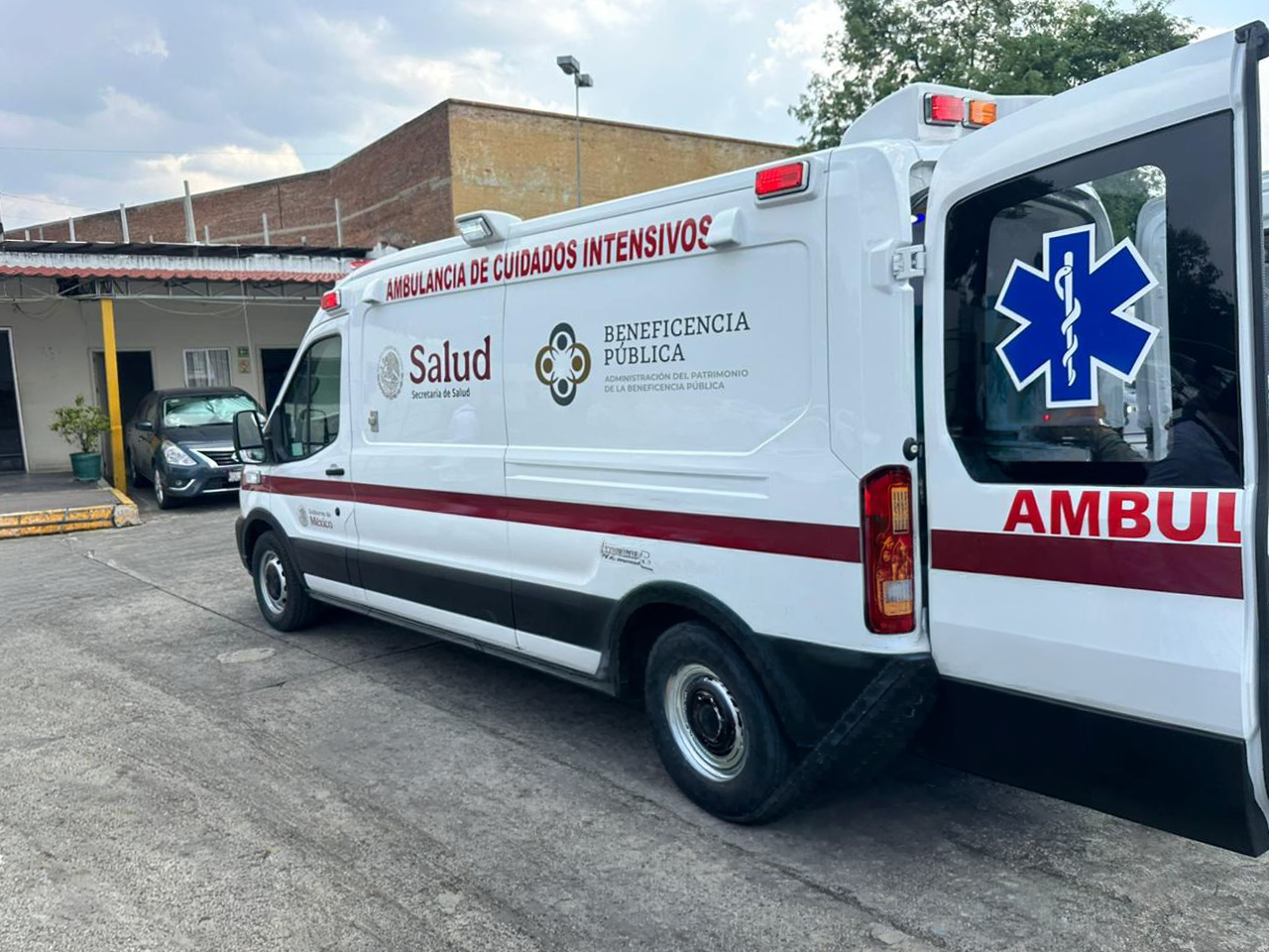 Ambulancia 02 00